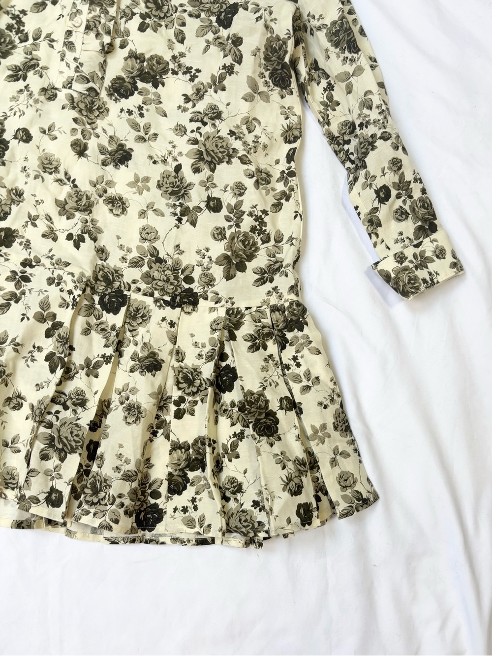 Tuckernuck White and Black Floral Long-Sleeve Ruffle-Hem Mini Dress - Picture 4 of 9
